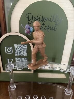 Vintage 4.5” Jumbo Tan Army Men Figure Bayonet Greenbrier International